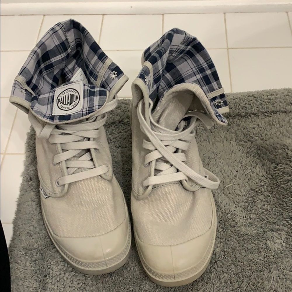 Women’s palladium boots